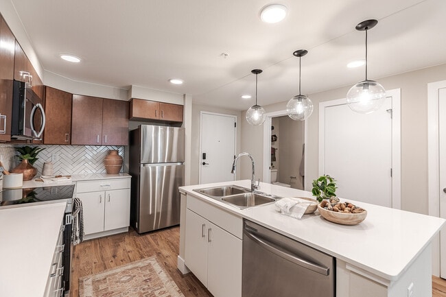 Building Photo - Flatiron Flats Apartments