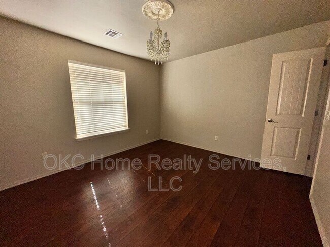 Building Photo - 13201 SW 2nd Terrace