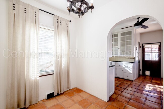 Building Photo - 3 Bedroom/2.5 Bath Home with a Mother In Law Unit - $2595 per month!