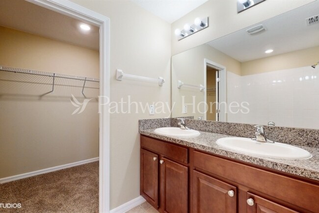 Building Photo - 11137 Hudson Hills Ln