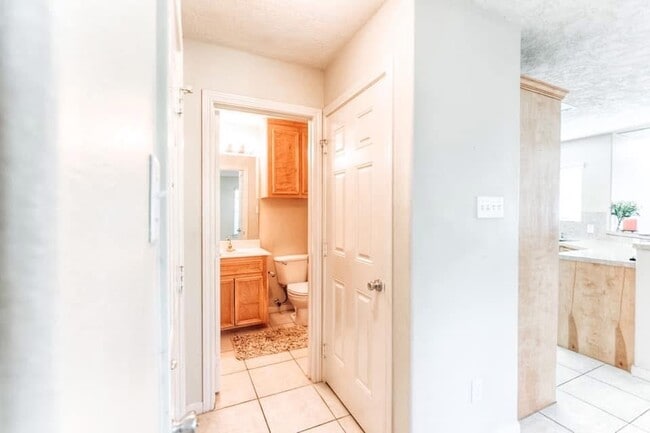 Building Photo - 213 Foster St