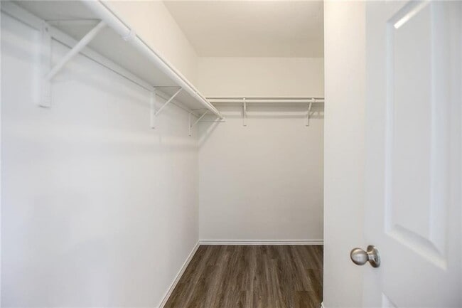 Building Photo - 137 Langtry Ln