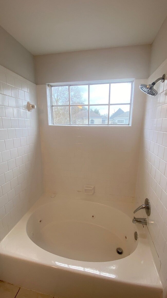 Building Photo - 5922 Cinnamon Creek Cir