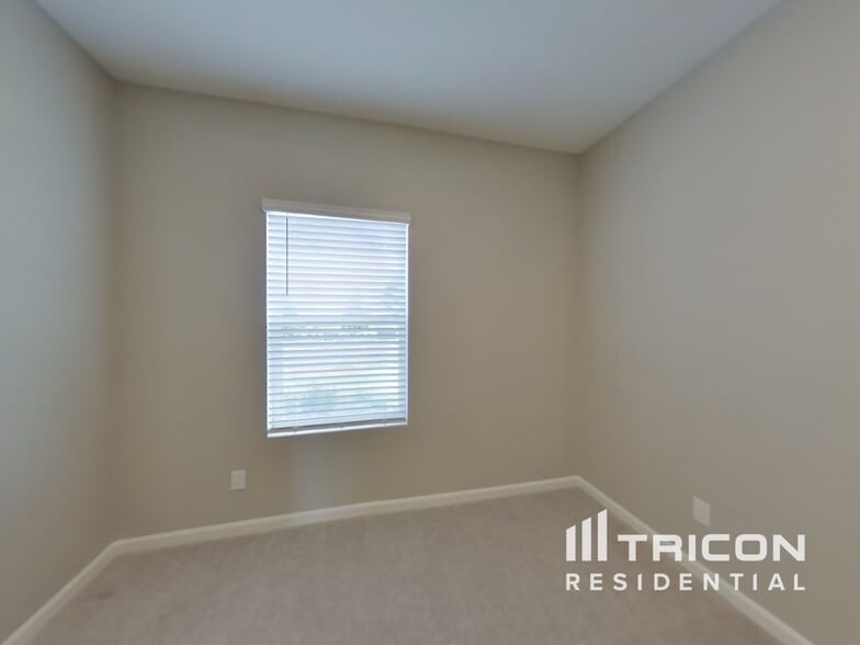 Building Photo - 2915 Grand Finale St