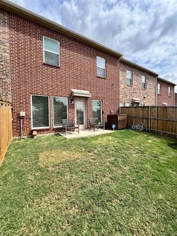 Building Photo - 5653 Woodlands Dr
