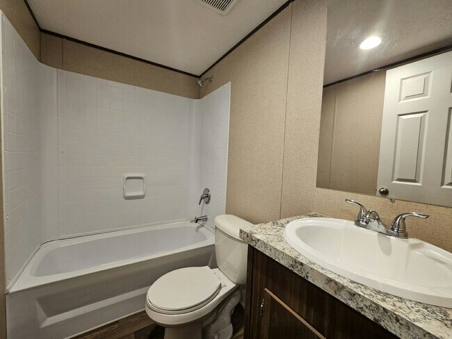 Building Photo - 1065 Myakka Dr