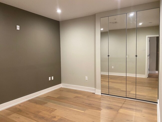 Interior Photo - 4525 Walnut Associates LP