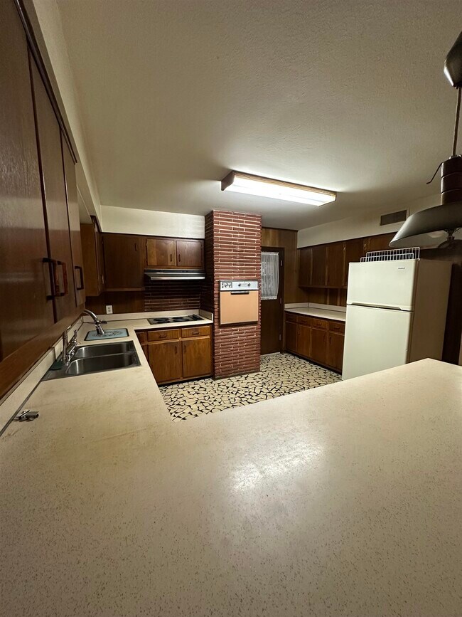 Building Photo - 244 S Grove Park Rd