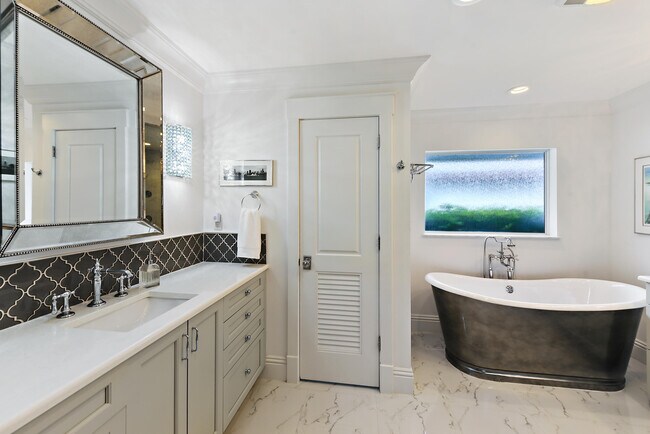 Building Photo - 730 Camino Lakes Cir