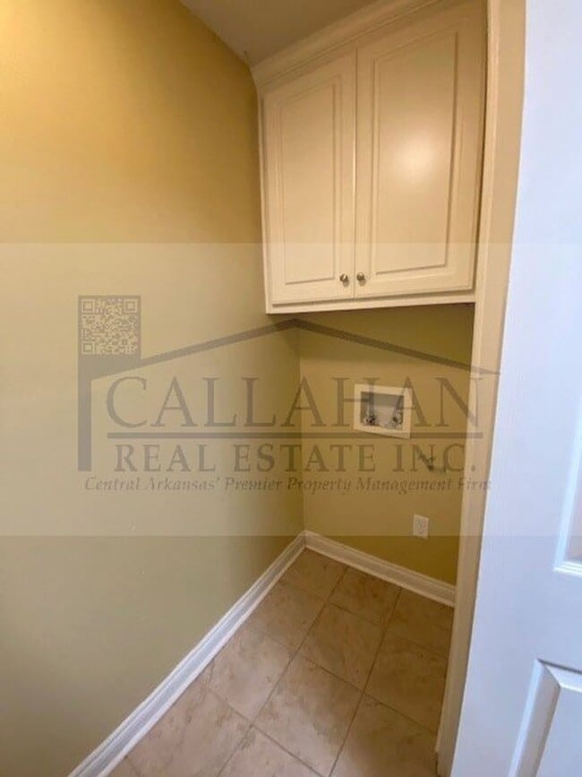 Building Photo - Cabot 3 bedroom with extra garage