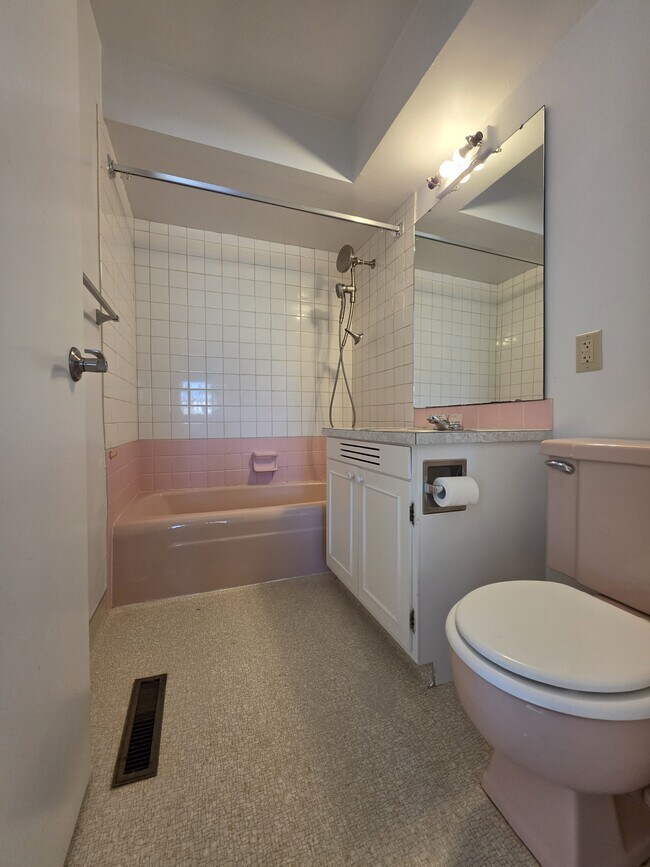 Building Photo - 3835 Lost Valley Rd SE