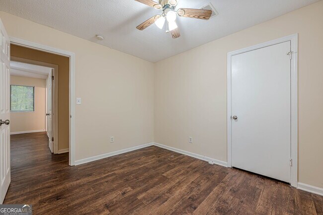 Building Photo - 3256 Brisbane Way