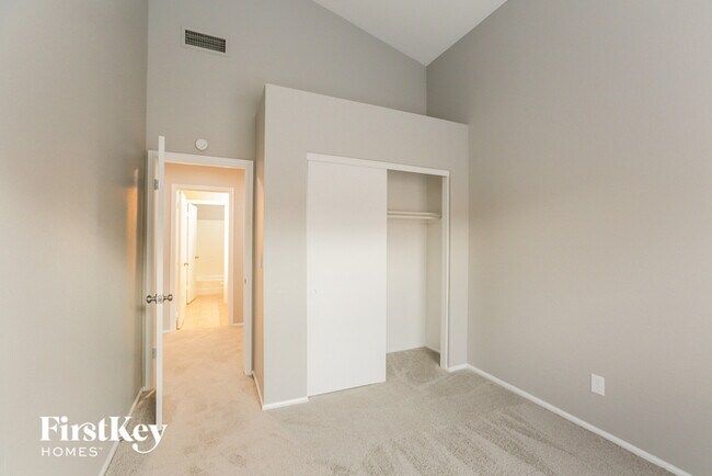 Building Photo - 7520 W San Juan Ave