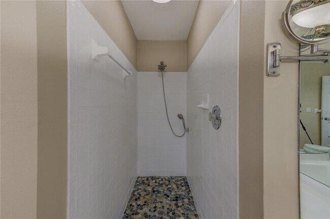 Building Photo - 134 Sun Isle Cir
