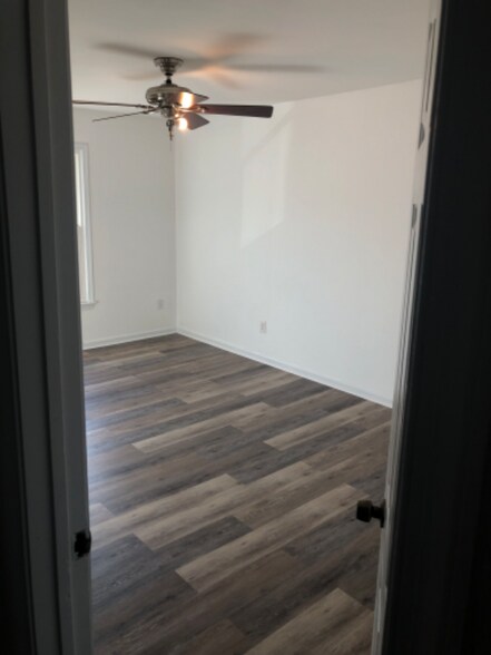 Building Photo - 461 San Roman Dr