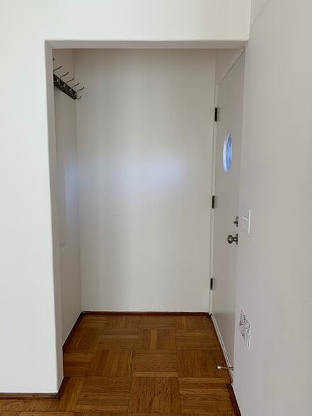 Front door - 1903 Sacramento St