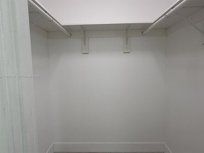 Building Photo - 706 NW 87th Ave