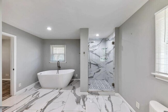 Building Photo - 2764 Veltre Pl SW