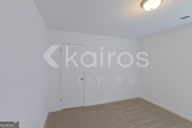 Building Photo - 306 Silver Maple Ln