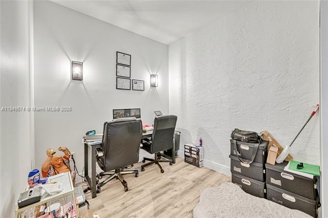 Building Photo - 1500 SW 171st Ter