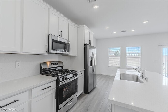 Building Photo - 9946 Kimura Hls Ave