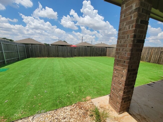 Building Photo - HALF OFF First Month!! Super cute 3/2/1 in...