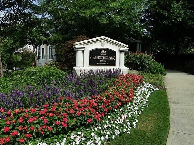 Building Photo - 2700 Pine Tree Rd NE