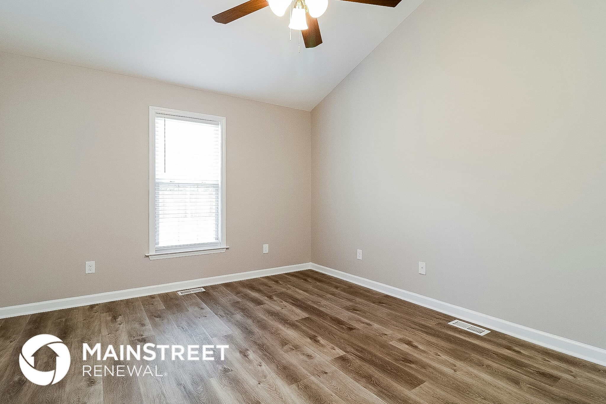 Building Photo - 120 Dullis Cir