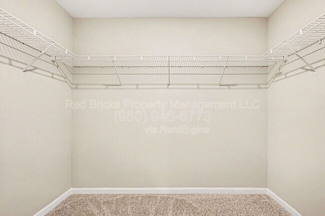 Building Photo - 435 Kennerly Center Dr