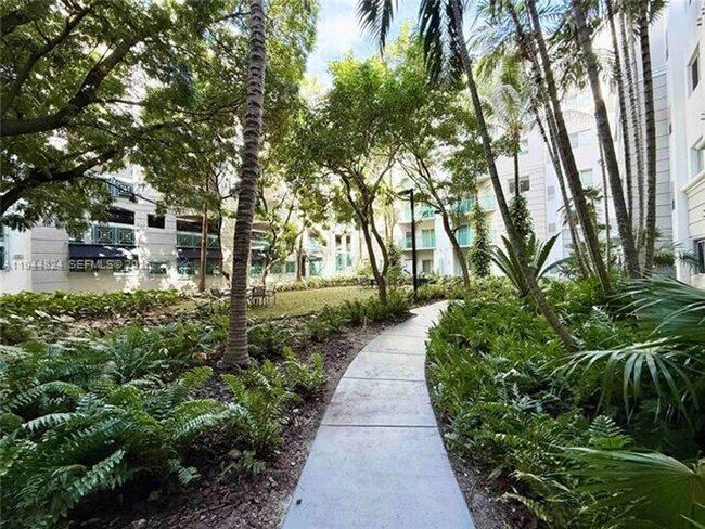 Building Photo - 6001 SW 70th St