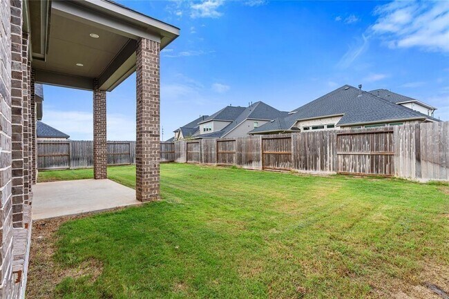 Building Photo - 28926 Creekside Bend Dr