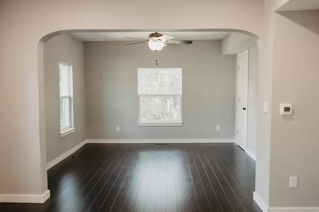 Building Photo - 1638 B Ave NE