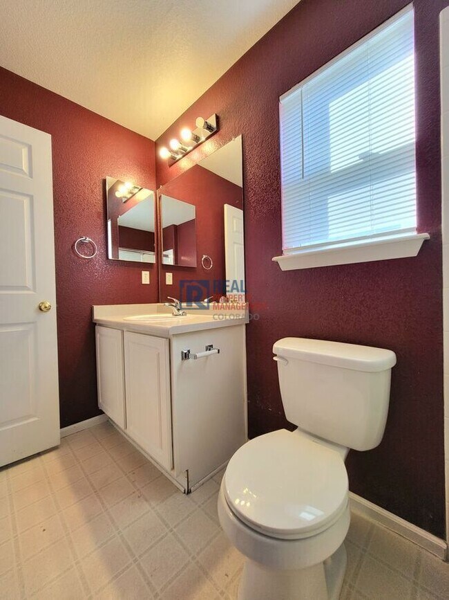 Building Photo - 4759 Waldenwood Dr