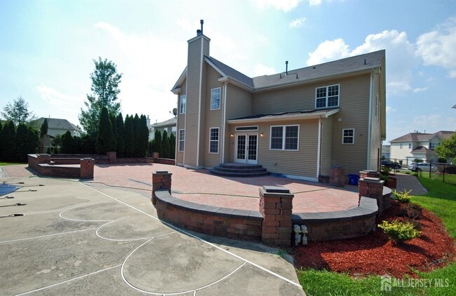 Building Photo - 41 Fritz Dr