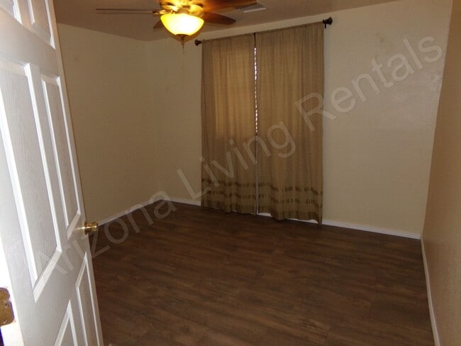 Building Photo - ADORABLE 2 BEDROOM 1 BATHROOM HOME