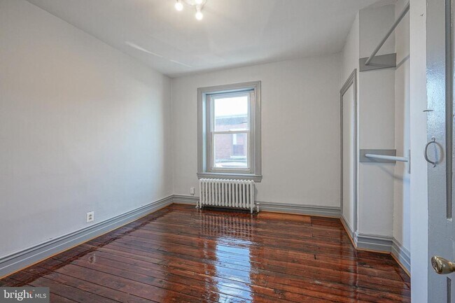 Building Photo - 1525 Tasker St