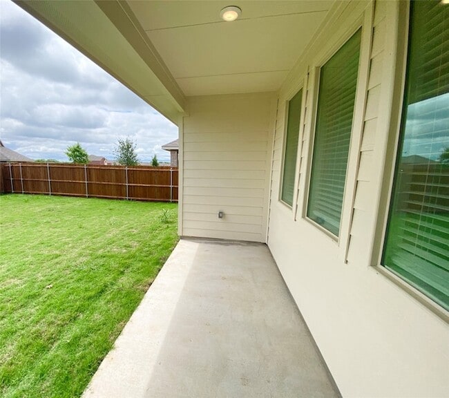 Building Photo - 8005 Green Heron Dr