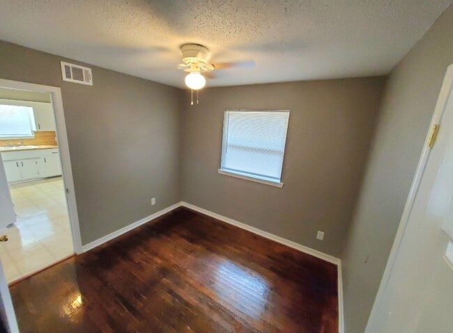 Building Photo - 3 bed 1 bath in Midwest City