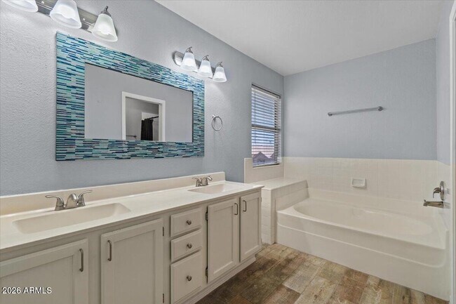 Building Photo - 3260 S Laguna Dr