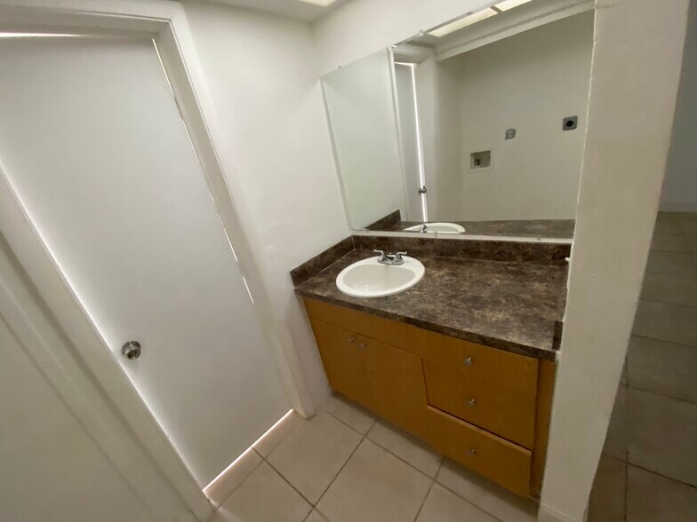 Building Photo - 7610 SW 82nd St