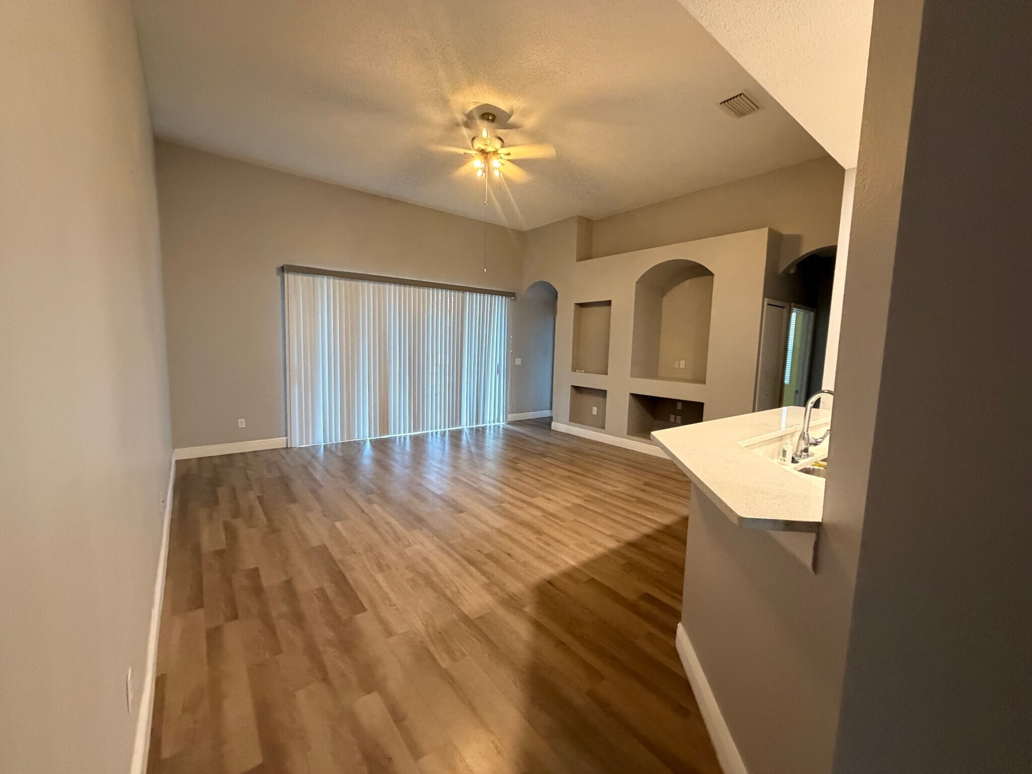 Building Photo - 704 Grand Canyon Dr