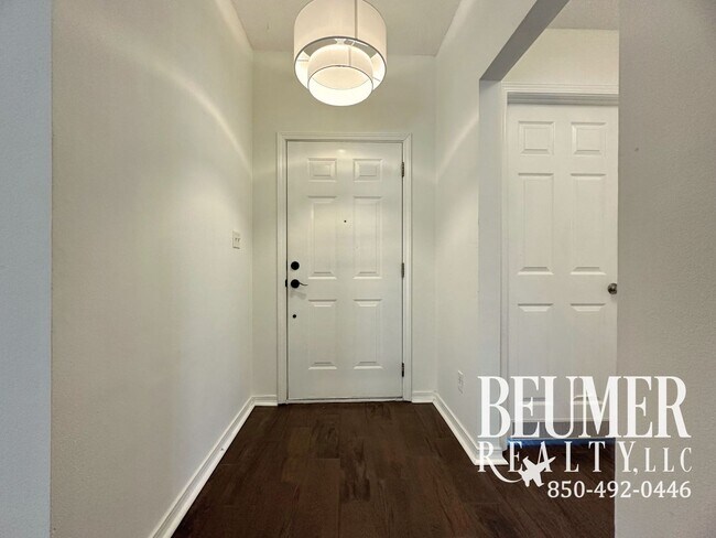 Building Photo - 628 Reservation Ave