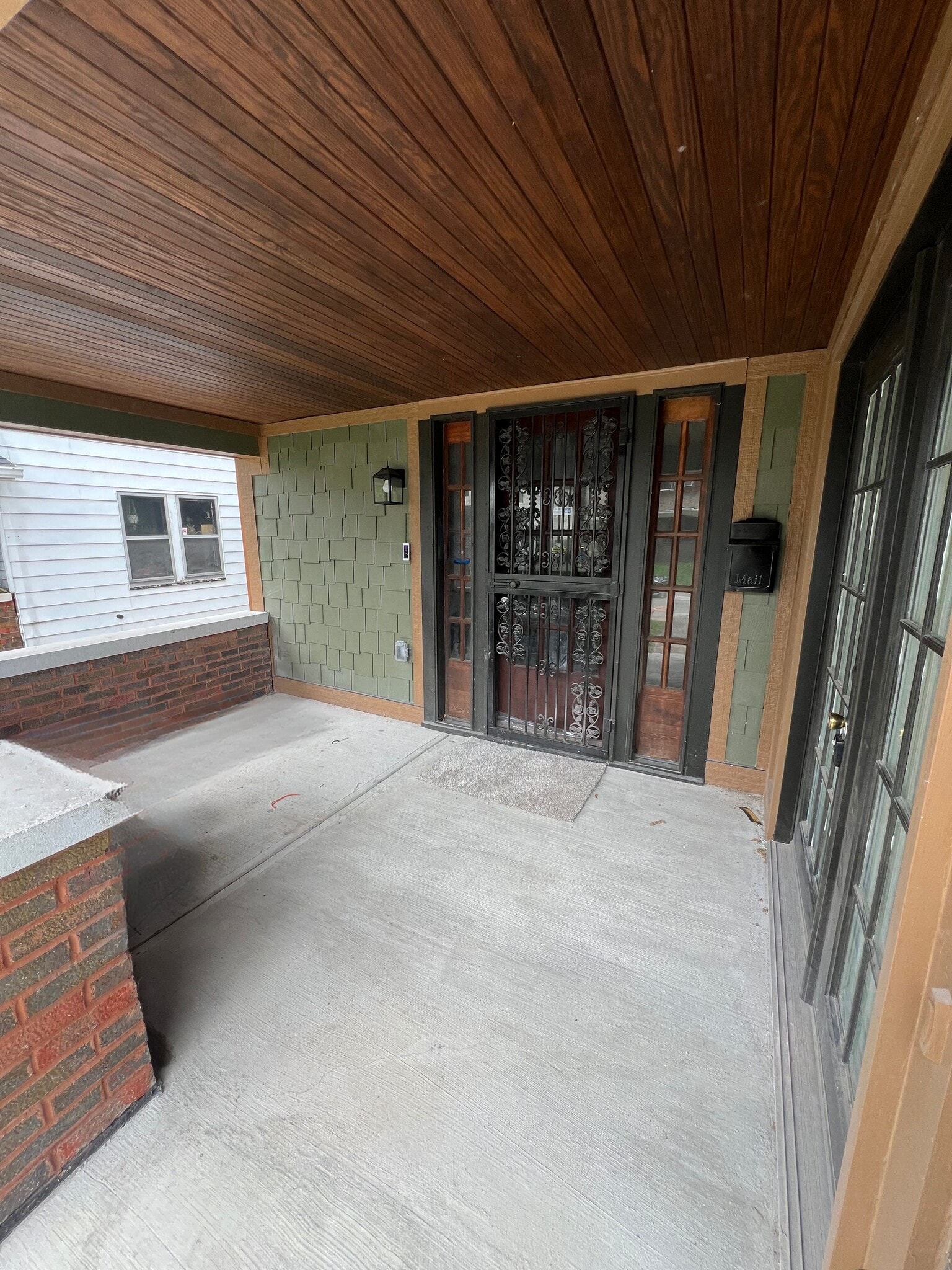 Front Porch - 1235 Tecumseh St