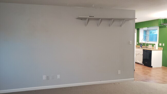 Building Photo - 913 Capulin Rd