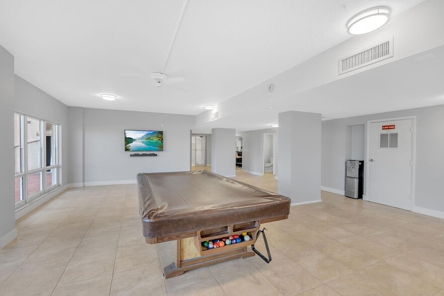 Building Photo - 750 N Ocean Blvd