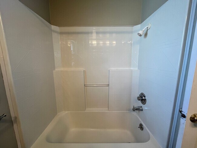 Building Photo - 4019 SE 66th Ave