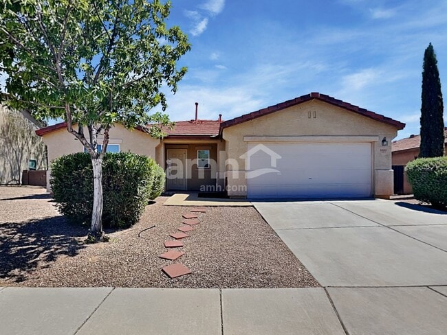 Primary Photo - 5020 E Butterweed Drive