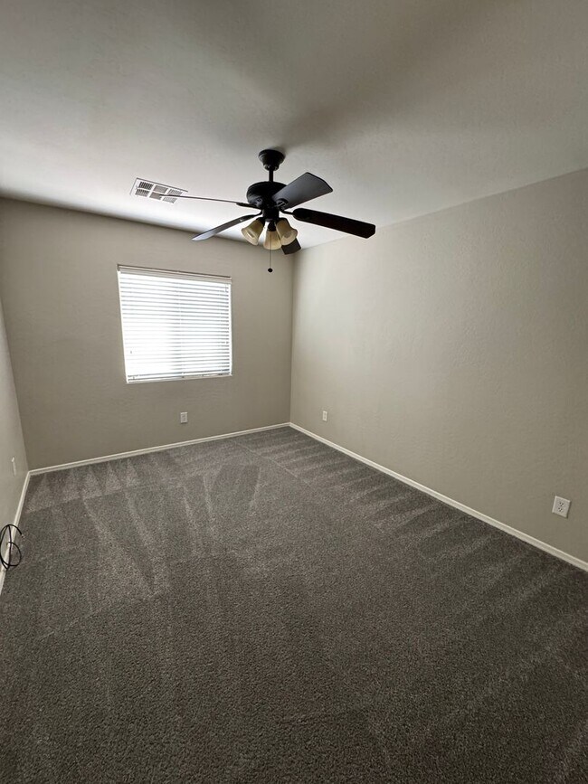 Building Photo - Beautiful 3 bedroom 2.5 bath home for Rent...