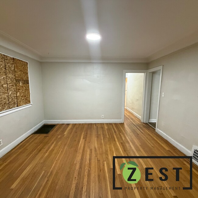 Building Photo - 4336-4338 Buena Vista St