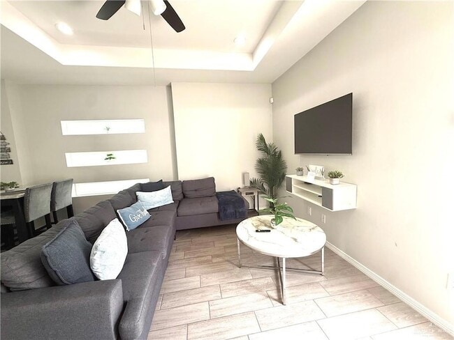 Building Photo - 1303 W Heritage Dr